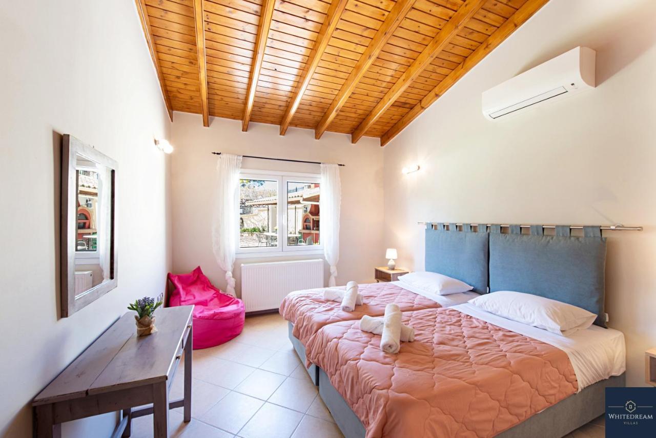 Villa Pine Forest Kompitsion Екстер'єр фото