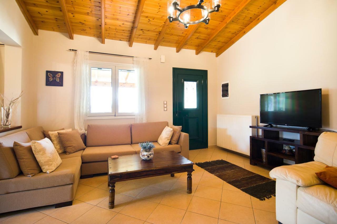 Villa Pine Forest Kompitsion Екстер'єр фото