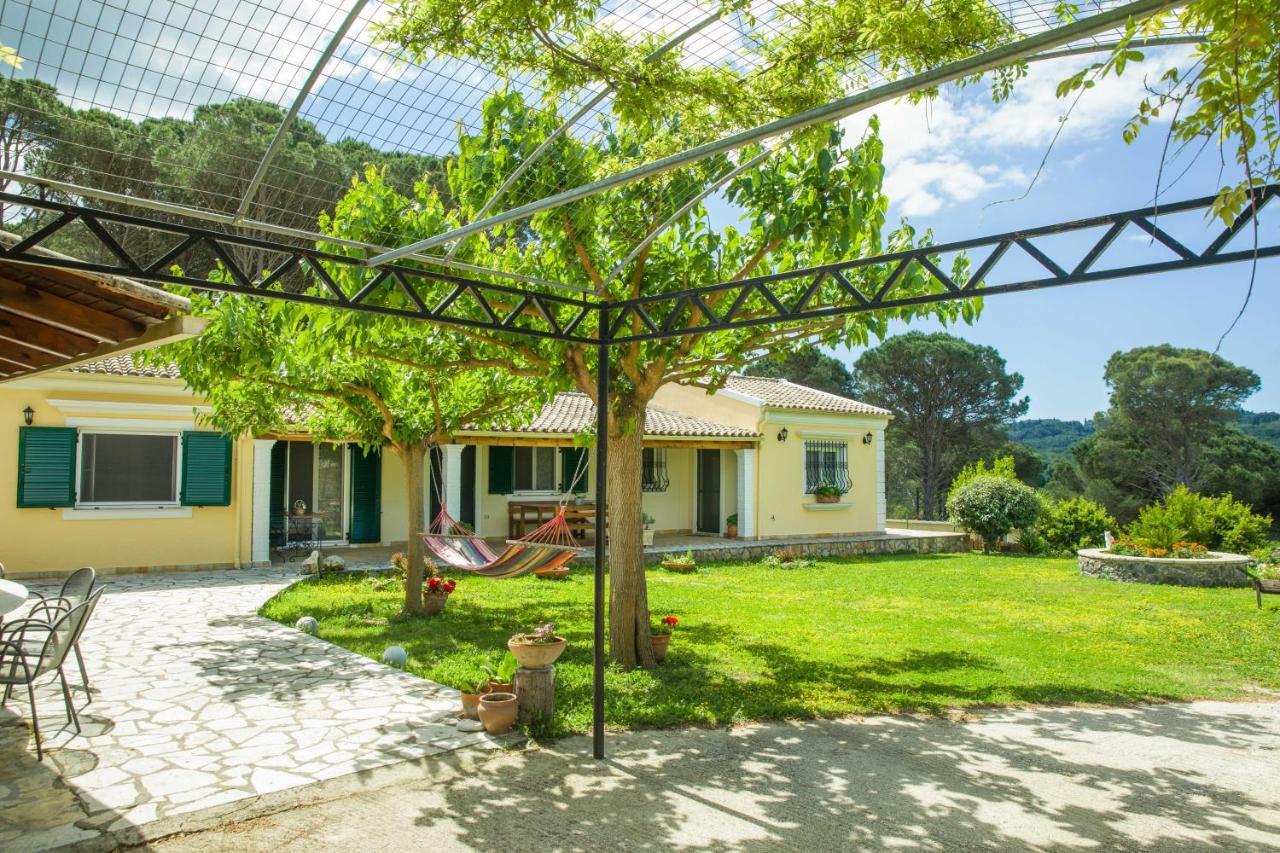 Villa Pine Forest Kompitsion Екстер'єр фото